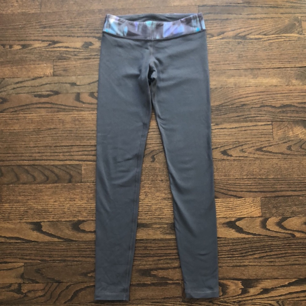 Ivivva by LULULEMON girls reversible leggings excellent condition